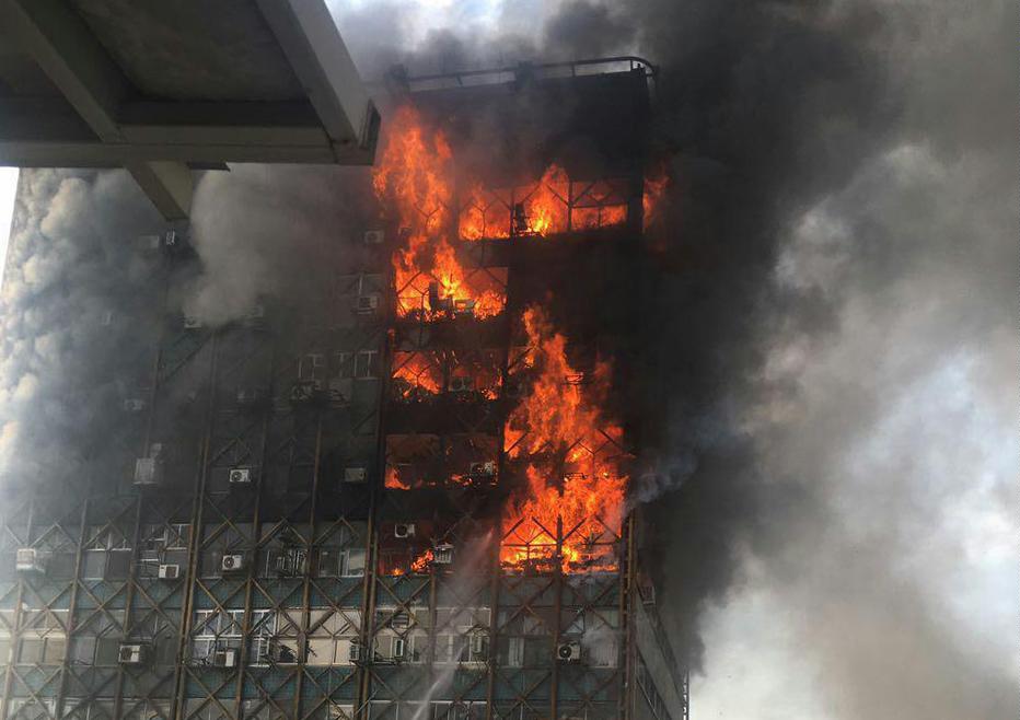 تصاویر آتش سوزی در ساختمان پلاسکو تهران