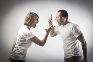 دعوا کردن با همسر
