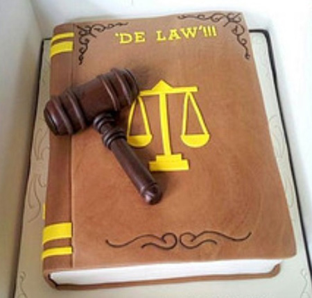 کیک مخصوص وکلا
