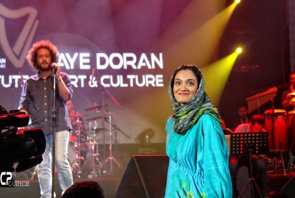 میترا حجار در کنسرت همسرش سینا حجازی