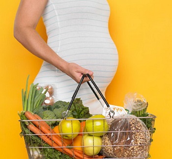 نقش مواد غذایی در زیباتر شدن جنین در دوران بارداری 