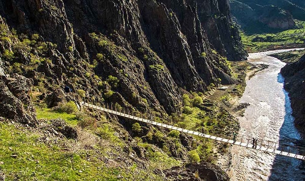 بلندترین و ترسناک‌ترین پل معلق ایران