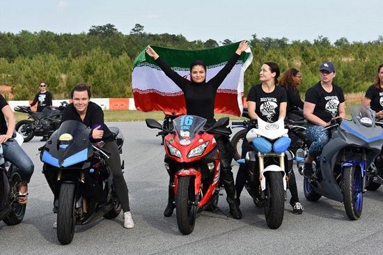 حضور بهناز شفیعی بانوی قهرمان موتورسواری ایران در رقابت دوستانه موتورسواری بانوان آمریکا