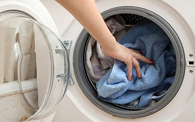 شستشوی صحیح انواع لباس با ماشین لباس شویی 