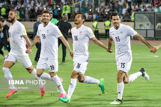 جشن صعود به جام جهانی در آزادی