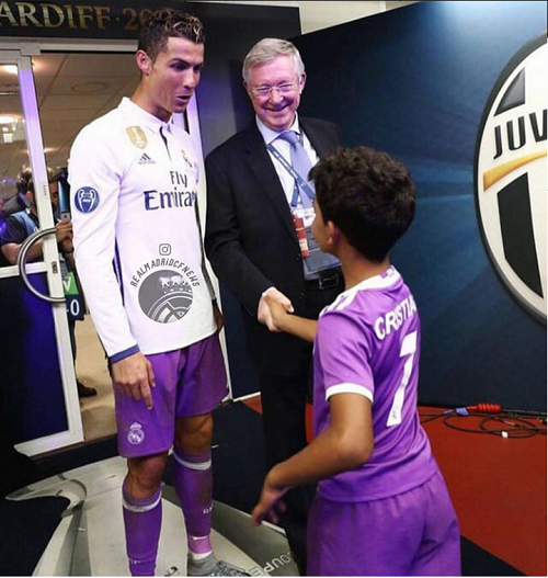 رونالدو و پسرش در جشن قهرمانی لیگ قهرمانان اروپا