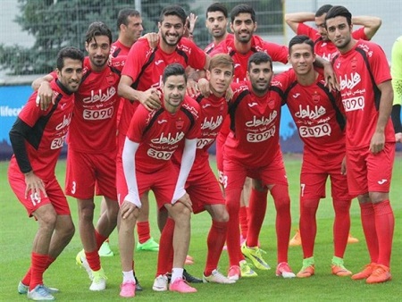 پرسپولیس با برتری 3 بر 0 برابر نفت تهران قهرمان جام در جام شد
