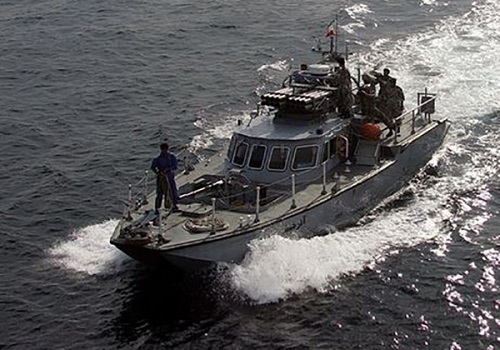 جزئیات و دلیل شلیک ناو آمریکایی به سمت قایق ایرانی