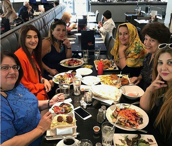 عکس/ مریم امیرجلالی با دوستانش خارجی اش در کانادا
