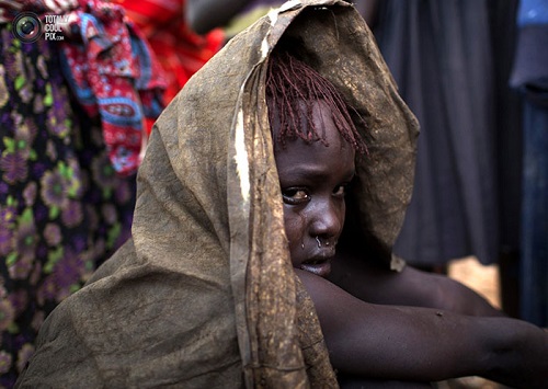 تصاویر دردناک از ختنه دختران جوان در آفریقا