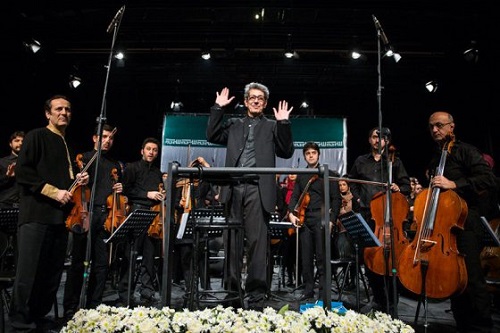 عکس نادر مشایخی آهنگسار و رهبر ارکستر