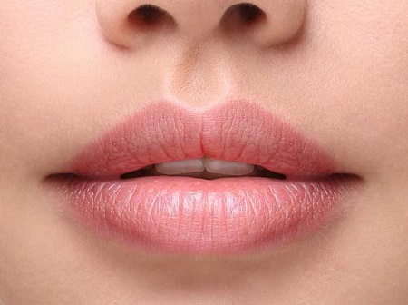 lip hayatkhalvat.com  - درمان طبیعی لب های خشک و ترک خورده
